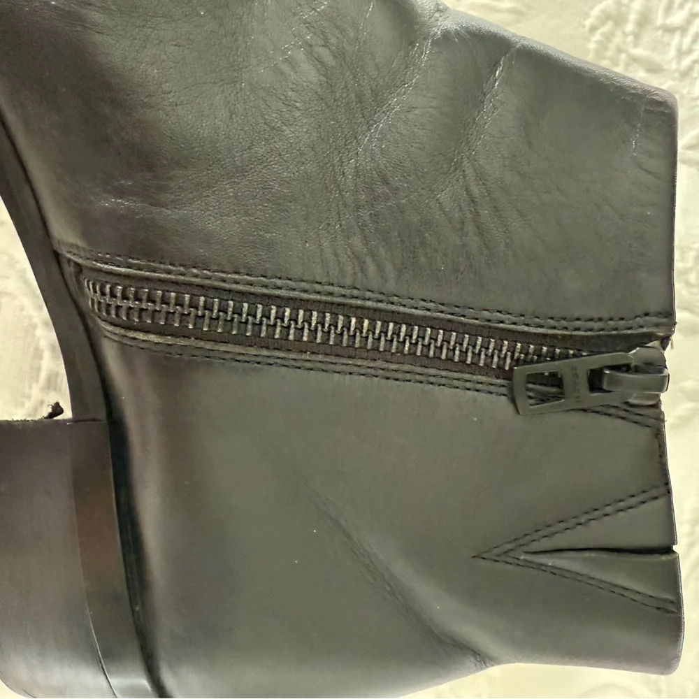 Coach Montana Black Leather Ankle Boots size 9